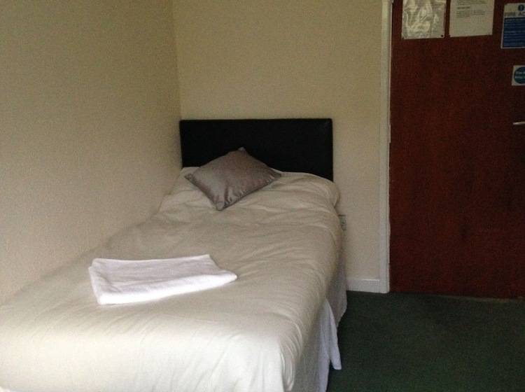 בית מלון כפרי The West Of England Tavern