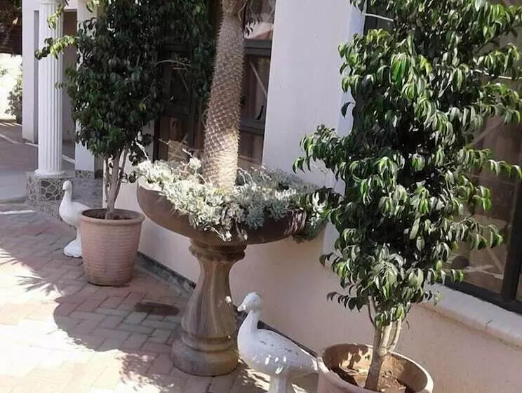 هتل Upper Room Guest House