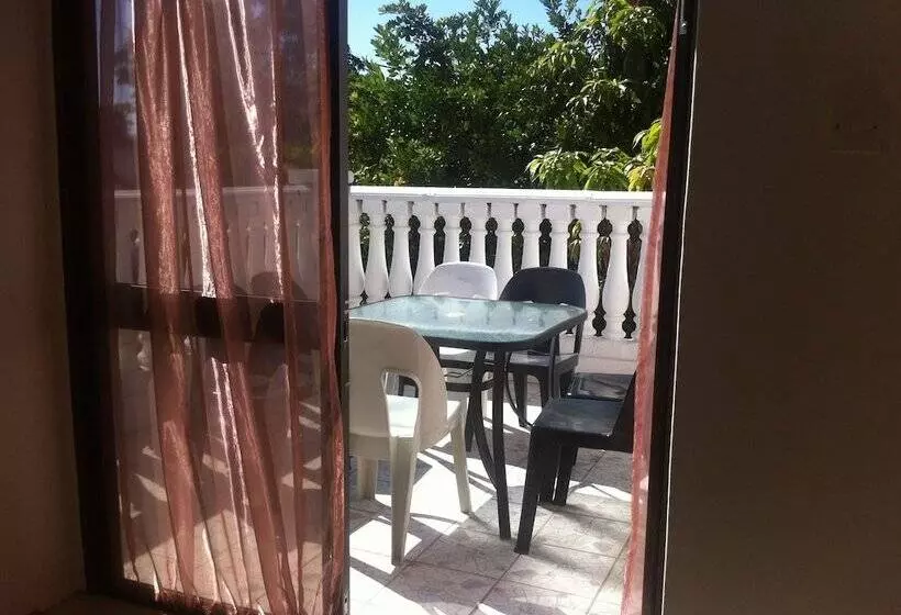 هتل Upper Room Guest House