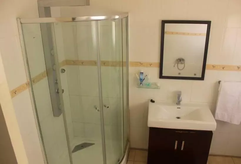 هتل Upper Room Guest House