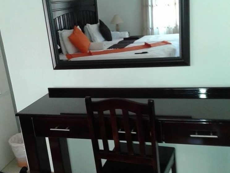 هتل Upper Room Guest House