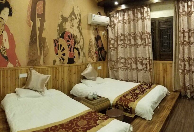 Otel Yue Yue Theme Hostel