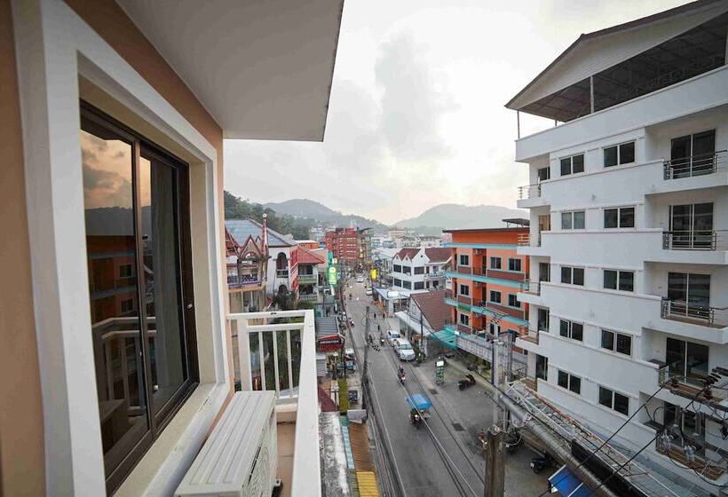 Ol Masta Hotel & Lounge