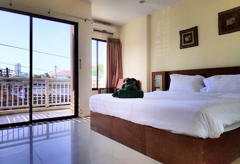 Ol Masta Hotel & Lounge