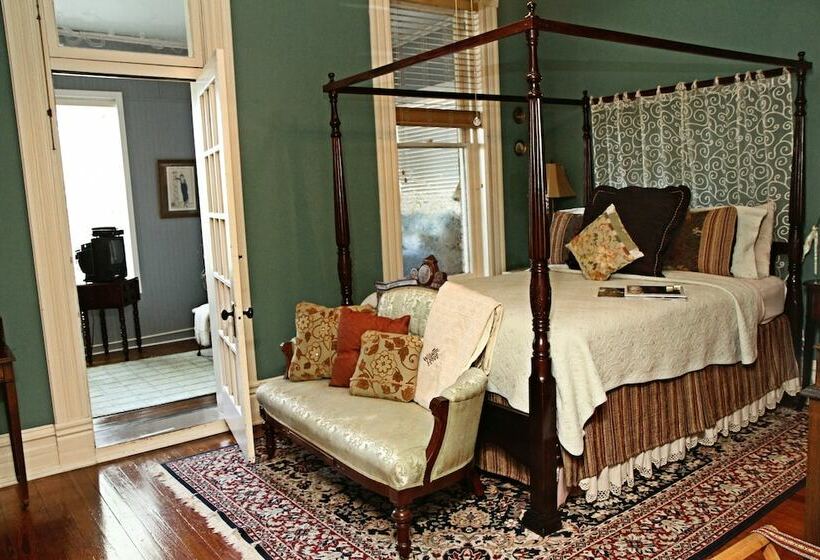 فندق 1890 Williams House Inn