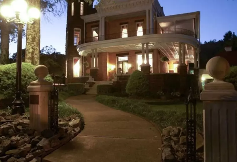 ホテル 1890 Williams House Inn