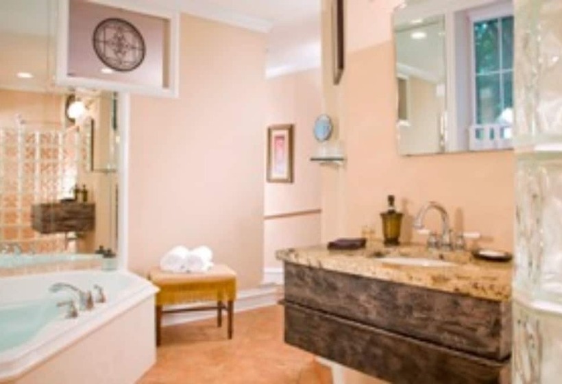 فندق 1890 Williams House Inn