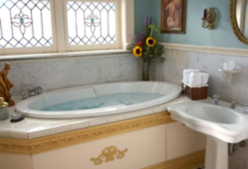 فندق 1890 Williams House Inn