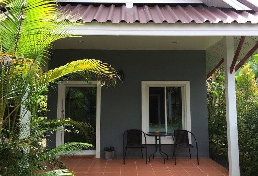 בית מלון כפרי Khaolak Tusneem Resort