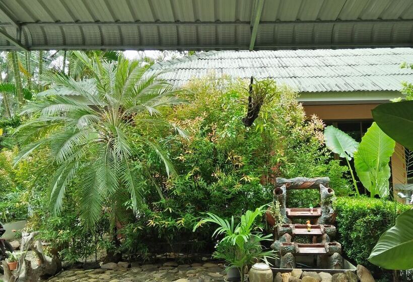 בית מלון כפרי Khaolak Tusneem Resort