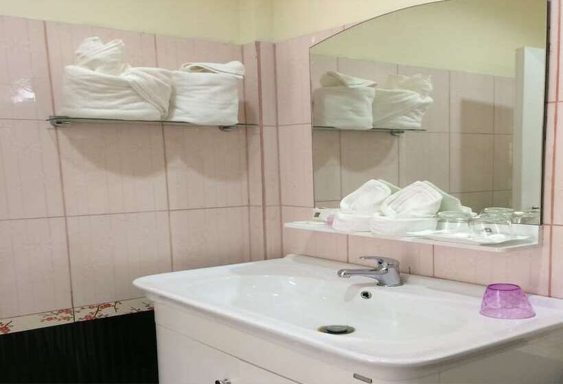 בית מלון כפרי Khaolak Tusneem Resort