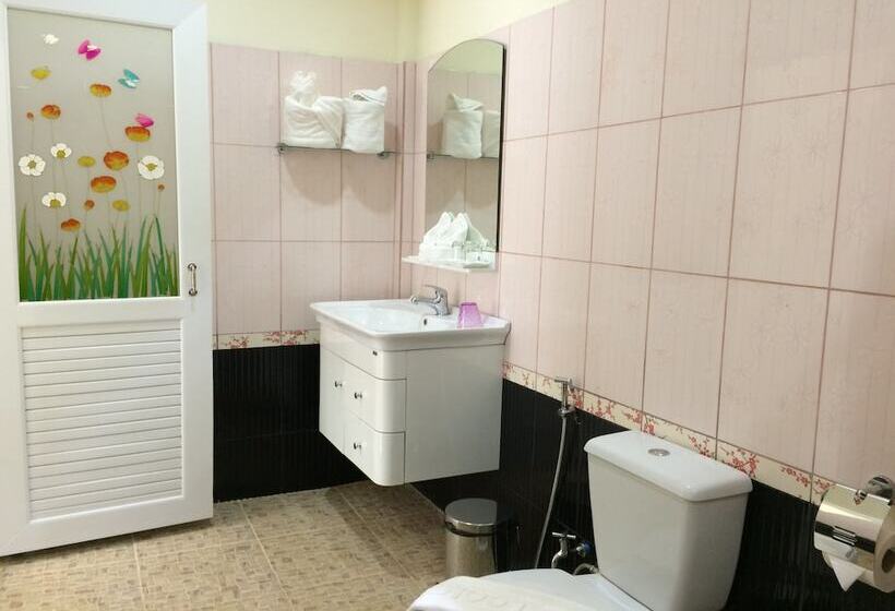 בית מלון כפרי Khaolak Tusneem Resort