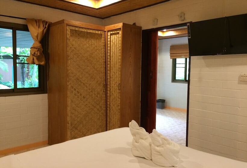 בית מלון כפרי Khaolak Tusneem Resort