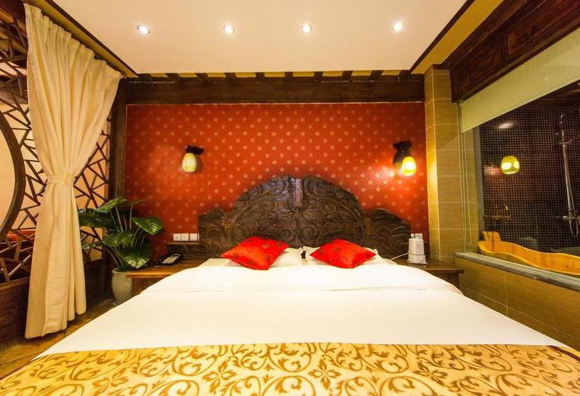 Отель Lijiang He Mu Ju Family Inn