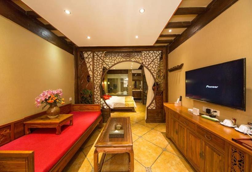 Отель Lijiang He Mu Ju Family Inn