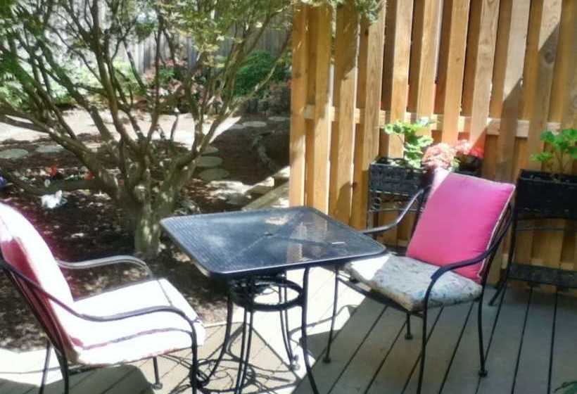 ホテル Meadow Gardens Bed And Breakfast