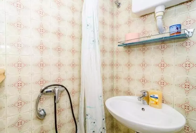 هتل Rooms Jozomare