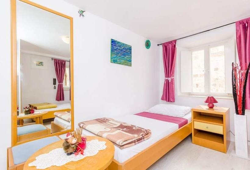 בית מלון כפרי Rooms Jozomare