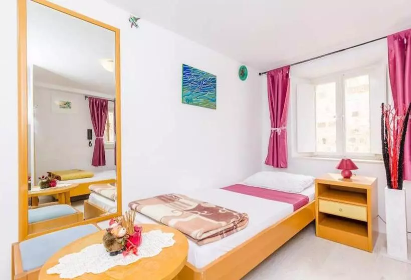 هتل Rooms Jozomare