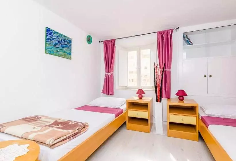 هتل Rooms Jozomare