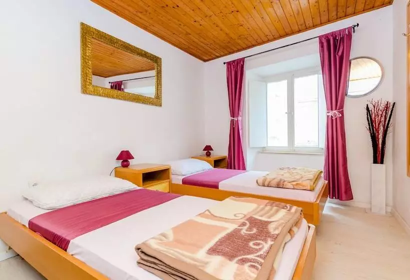 هتل Rooms Jozomare