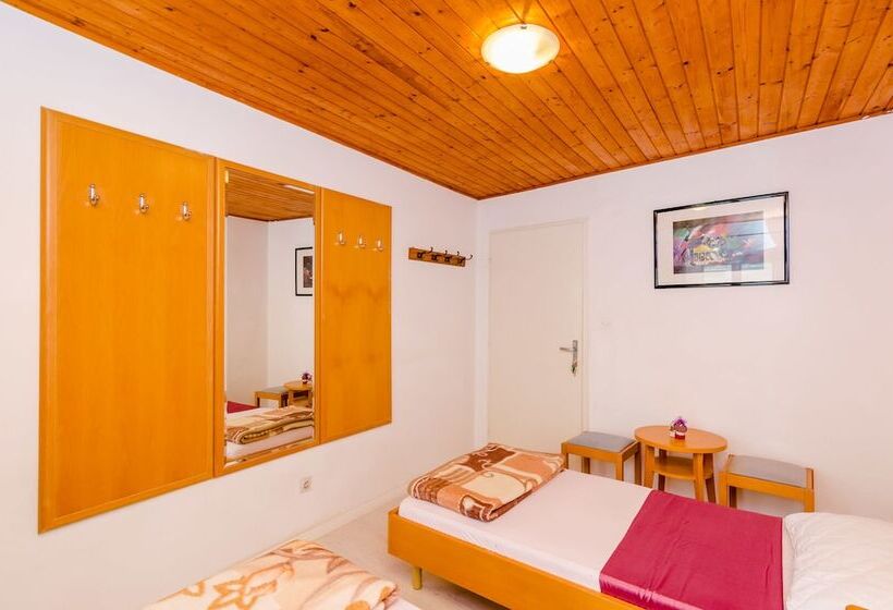 בית מלון כפרי Rooms Jozomare