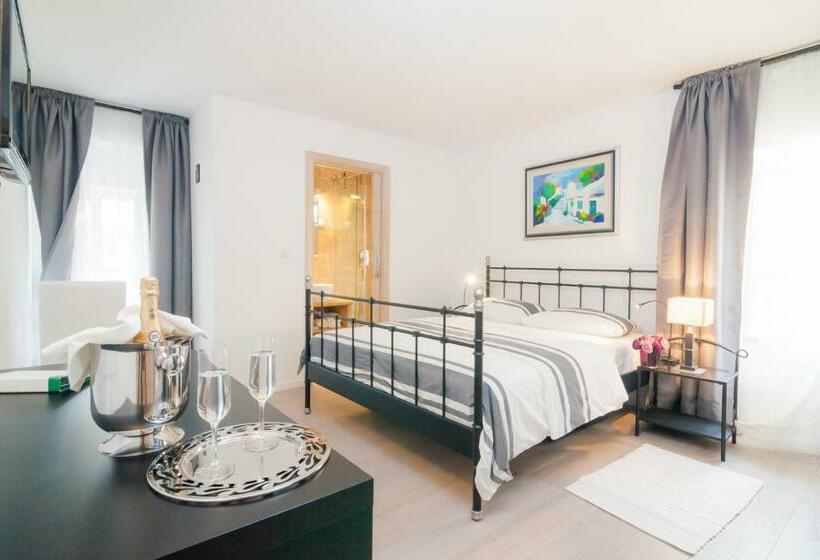 בית מלון כפרי Perla Luxury Rooms