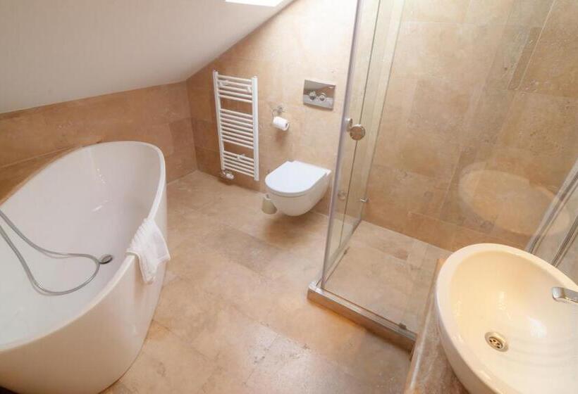 בית מלון כפרי Perla Luxury Rooms