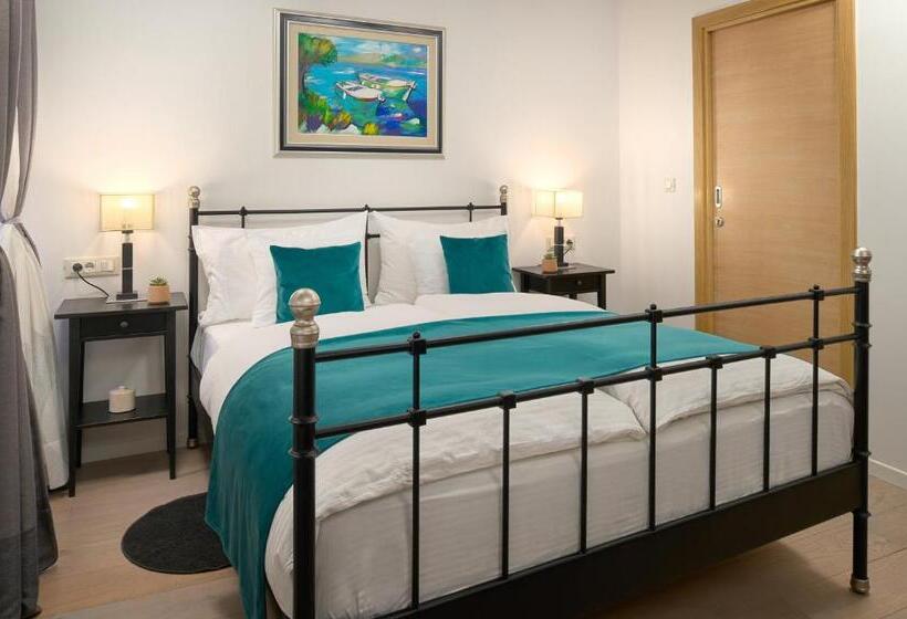 בית מלון כפרי Perla Luxury Rooms