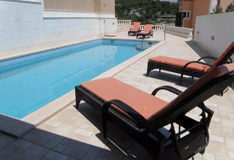 ホテル Villa Marica Primosten