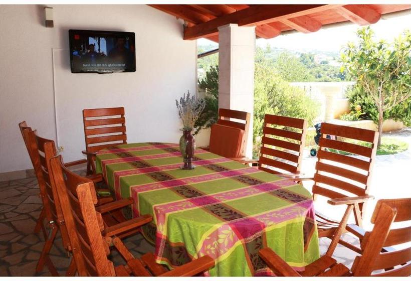 בית מלון כפרי Villa Marica Primosten