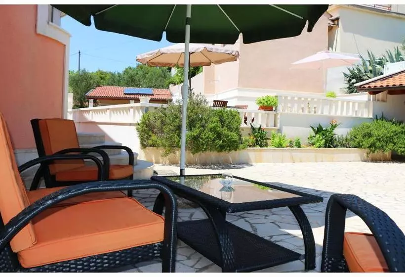 ホテル Villa Marica Primosten