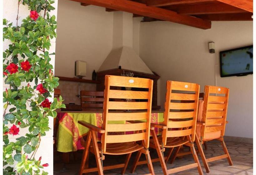 בית מלון כפרי Villa Marica Primosten