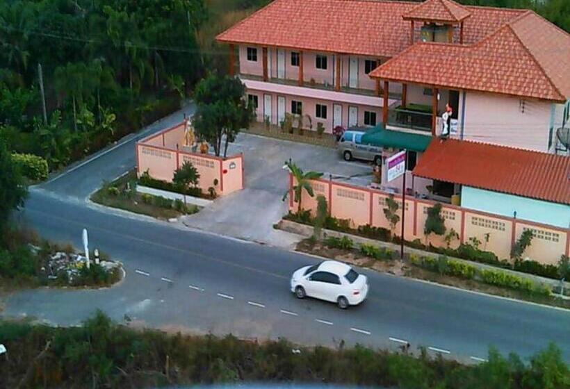 هتل Wattana Hill Resort