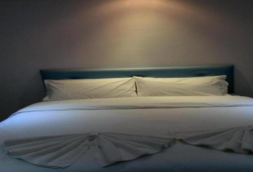 هتل Wattana Hill Resort