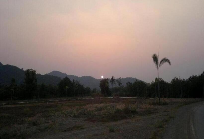 هتل Wattana Hill Resort