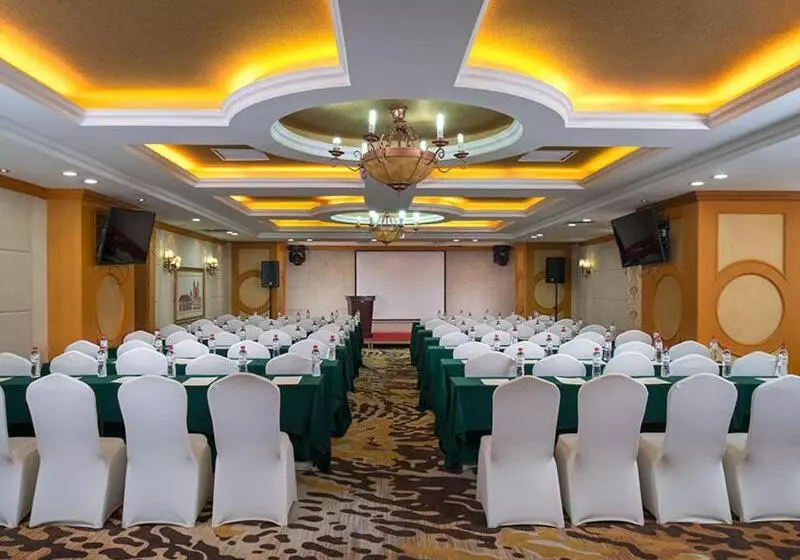 Vienna International Hotel Shenyang Railway Station