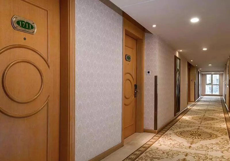 Vienna International Hotel Shenyang Railway Station