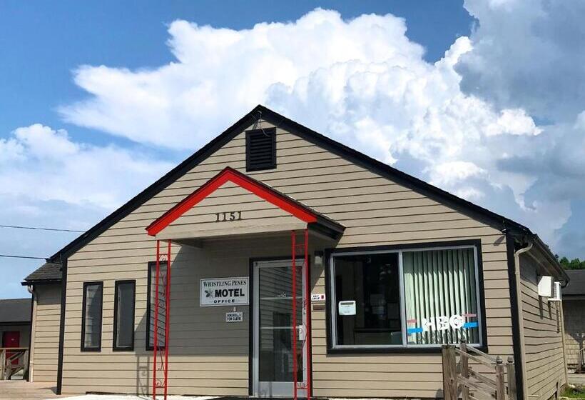 Отель Whistling Pines   Daily & Extended Stay, Elizabeth City