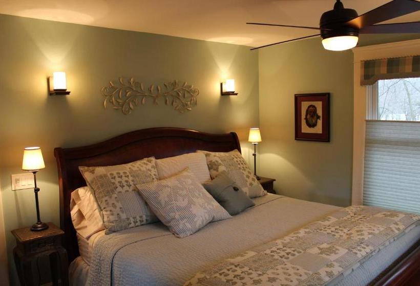 Hotel Avalyn Garden Bed And Breakfast