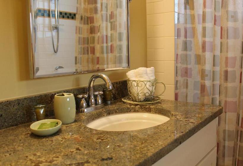 Hotel Avalyn Garden Bed And Breakfast