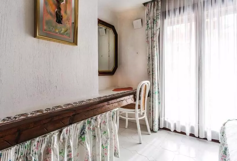 هتل Espanhouse Aldea12