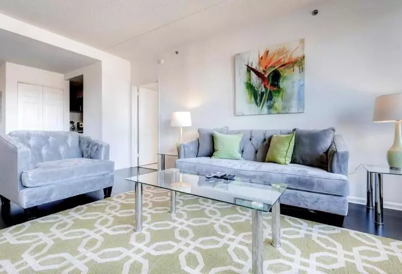 ホテル Global Luxury Suites Next To Providence Place Shopping Mall