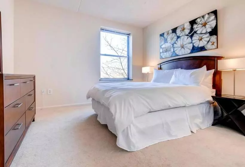 ホテル Global Luxury Suites Next To Providence Place Shopping Mall