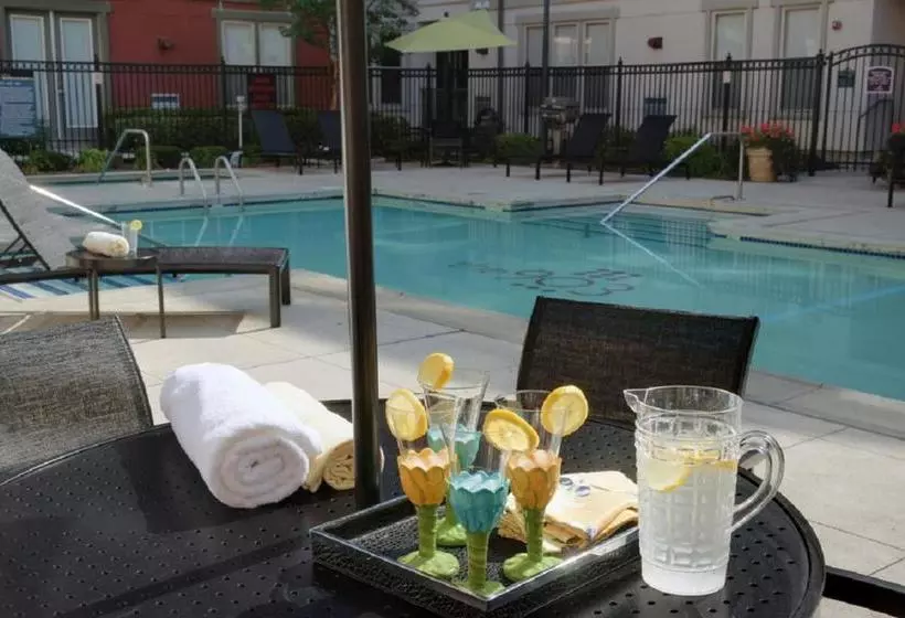 ホテル Global Luxury Suites Next To Providence Place Shopping Mall