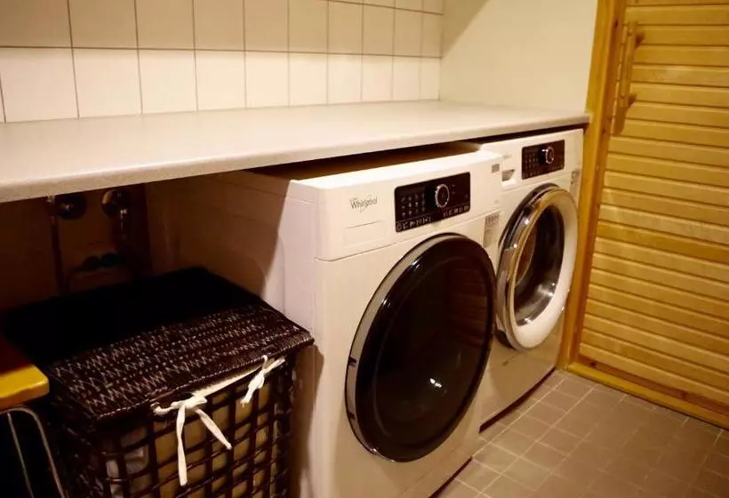 هتل Guesthouse Arctic Heart