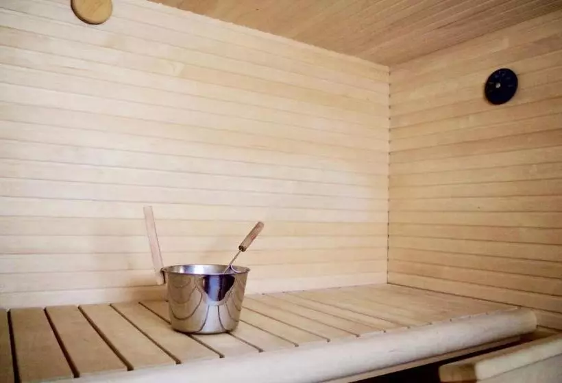 هتل Guesthouse Arctic Heart