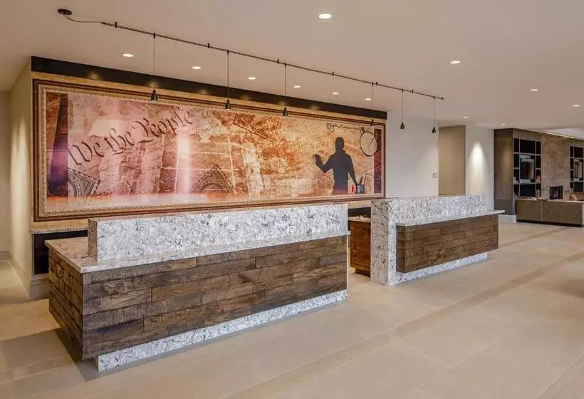 ホテル Madison & Shenandoah Conference Ctr