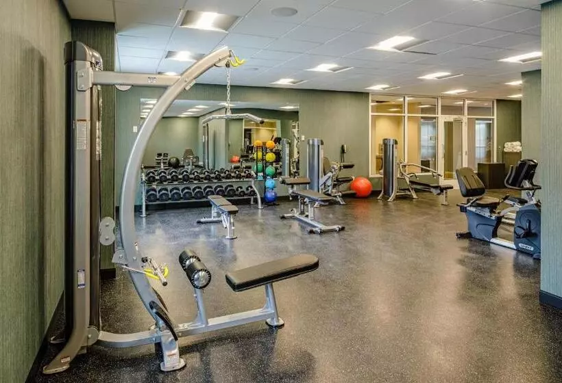 ホテル Madison & Shenandoah Conference Ctr