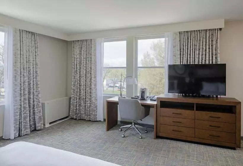 ホテル Madison & Shenandoah Conference Ctr